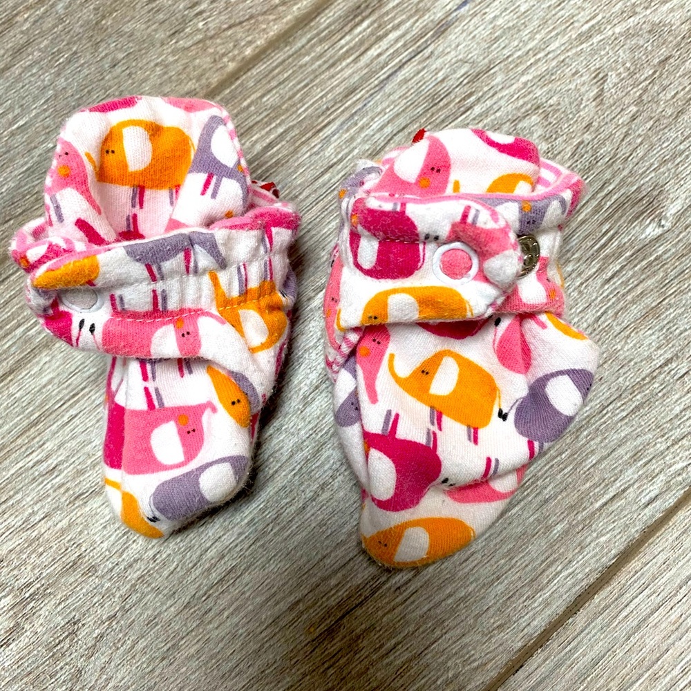 2️⃣ Zutano Booties👟👟